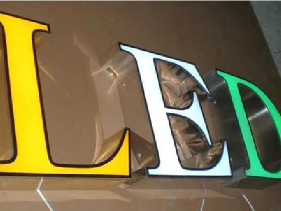 合阳介绍LED招牌的基础知识。