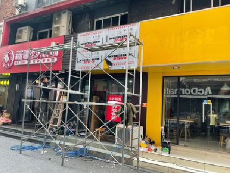 合阳制作广告招牌如何避免它发黄？